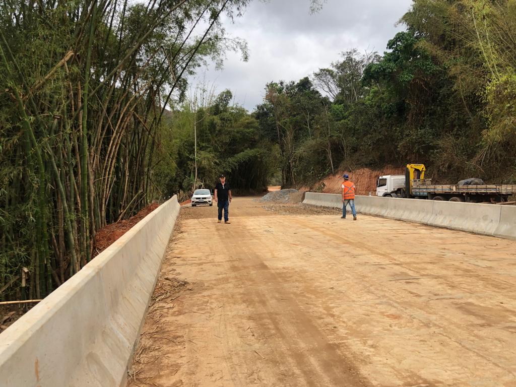 Nova ponte em concreto é entregue na LMG-862, na Zona da Mata mineira