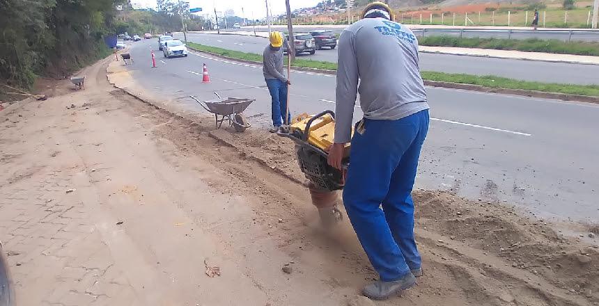 Obras do novo sistema de abastecimento do Salvaterra estão com duas equipes na Avenida Deusdedith Salgado