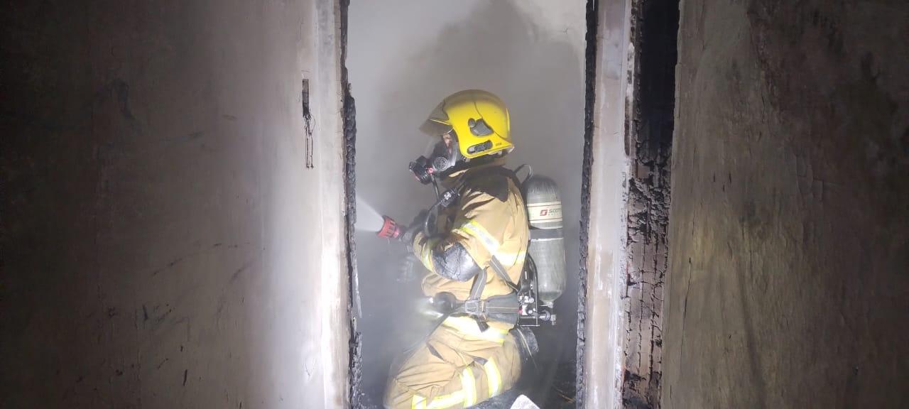 Ocorrência de incêndio em residência na rua Silva Mello