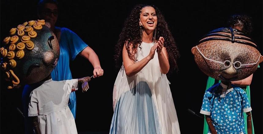 Show infantil de Aline Calixto aborda universo mitológico das entidades e dos orixás
