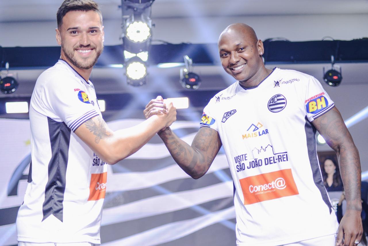 Athletic apresenta novo uniforme para a temporada 2023 em evento com artistas renomados