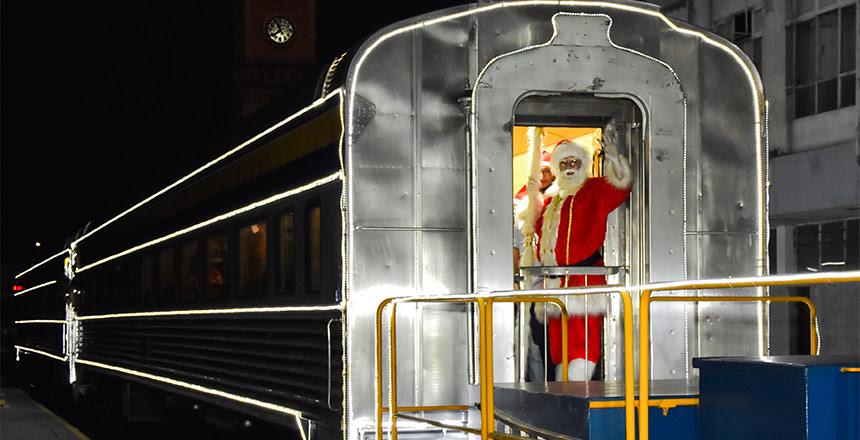 Chegada do trem iluminado da MRS marca a grande festa de natal da Prefeitura de Juiz de Fora