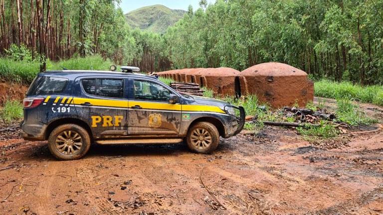 Em 2022, a PRF atuou no resgate de 194 trabalhadores encontrados em condições análogas à escravidão em Minas Gerais