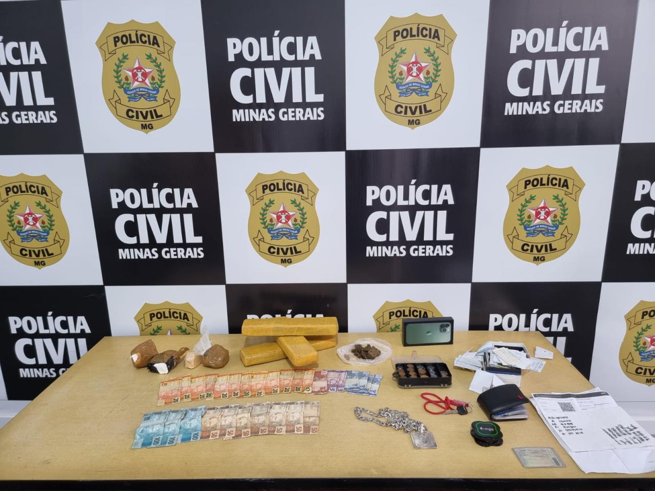Operação Radioactive resulta em prisão de dupla por tráfico em Ubá