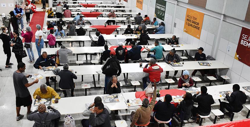 Restaurante Popular tem almoço especial de Natal