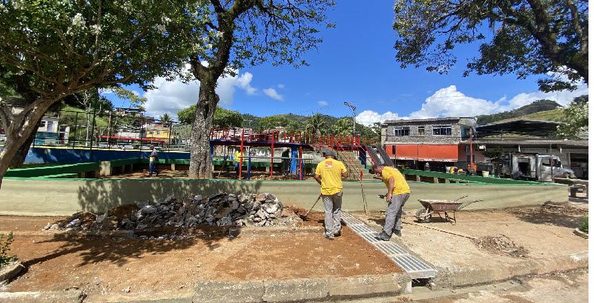 Revitalização da praça do bairro Jardim Esperança entra na reta final