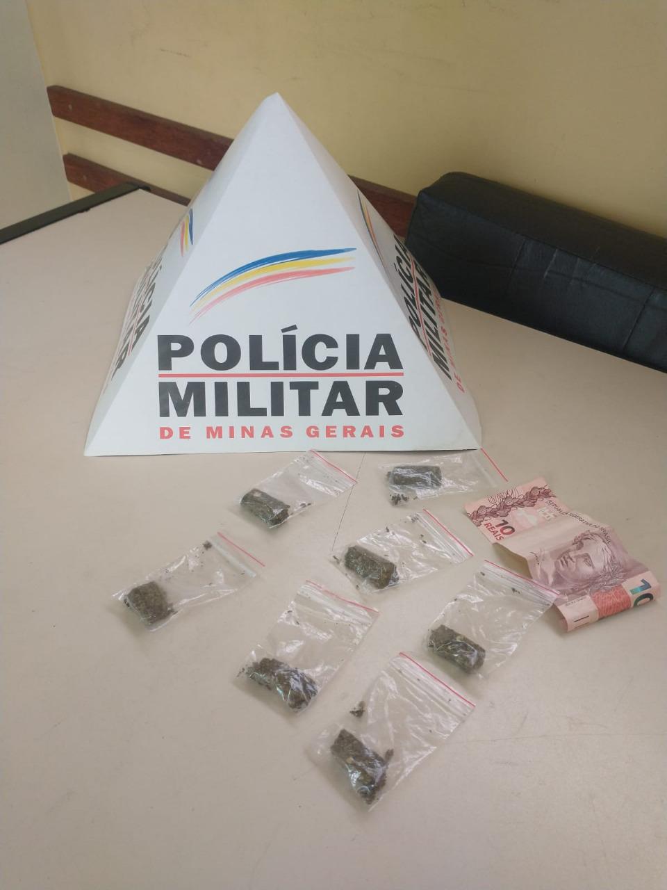 Adolescente é preso por tráfico de drogas em Barbacena