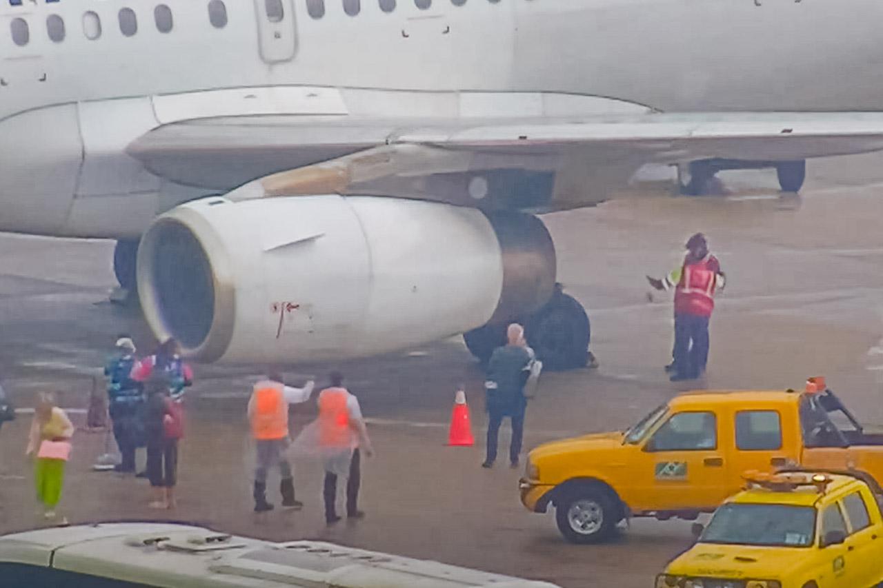 Avião da Latam Airlines Brasil estoura pneu no Santos Dumont