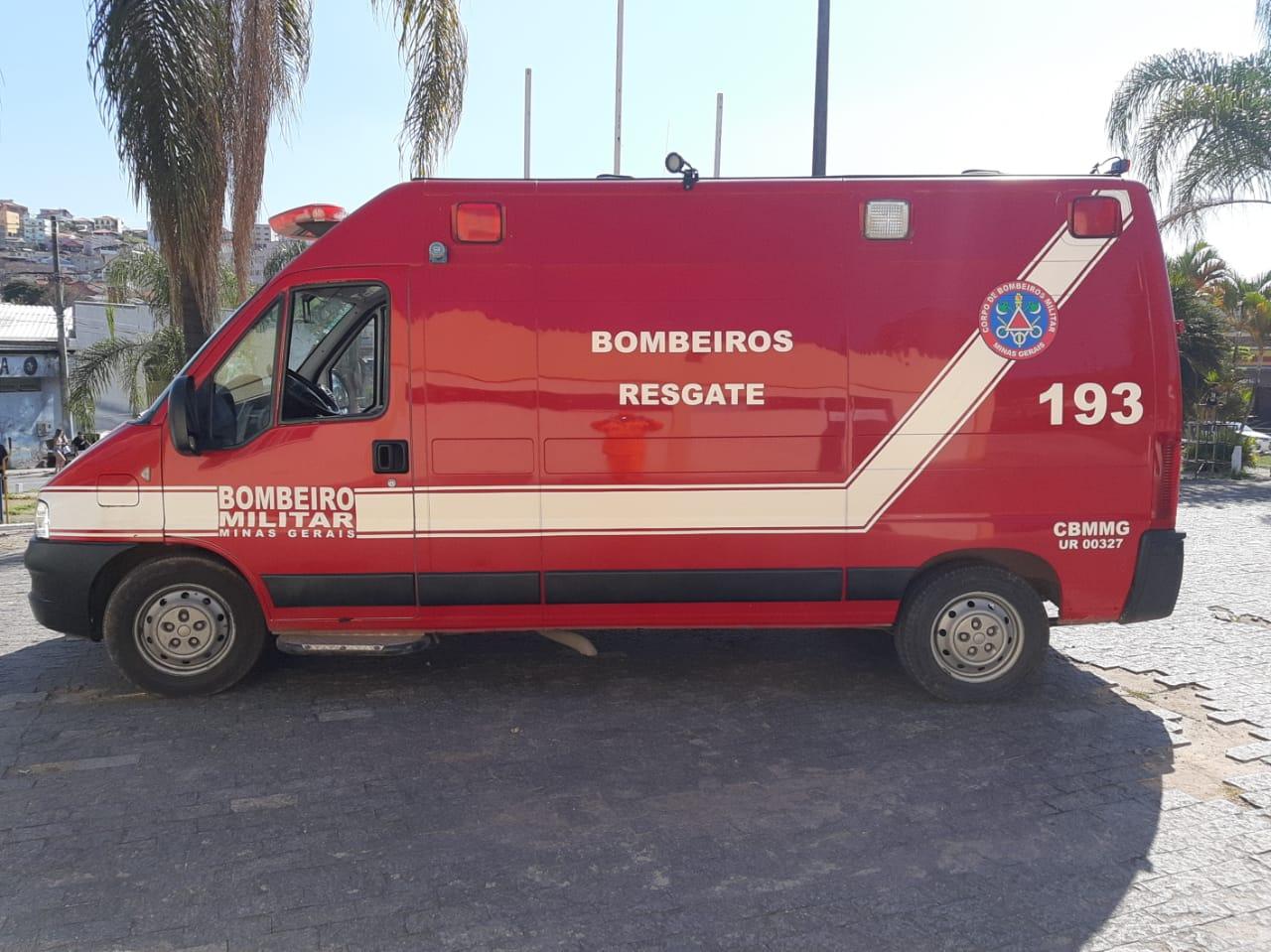 Bombeiros de Conselheiro Lafaiete atuam em ocorrência de  risco de desabamento de residência