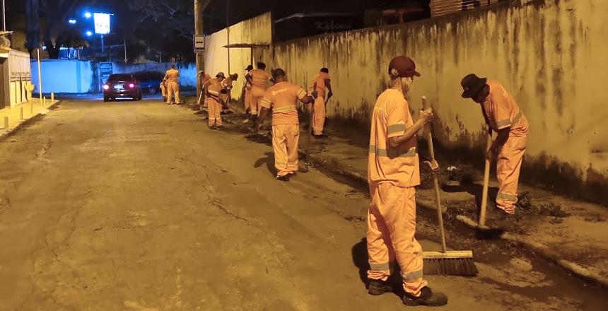 Demlurb atua no período noturno com equipe de capina e roçada
