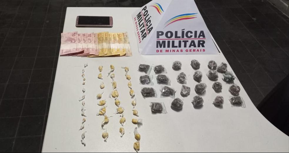 Dois jovens são presos por tráfico de drogas em São João Del-Rei