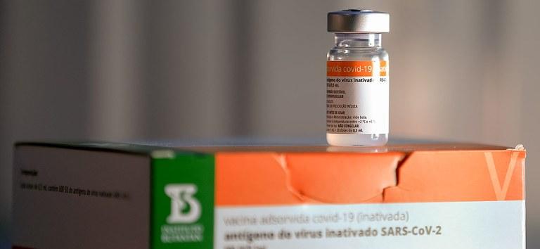 Ministério da Saúde compra mais 750 mil doses de Coronavac
