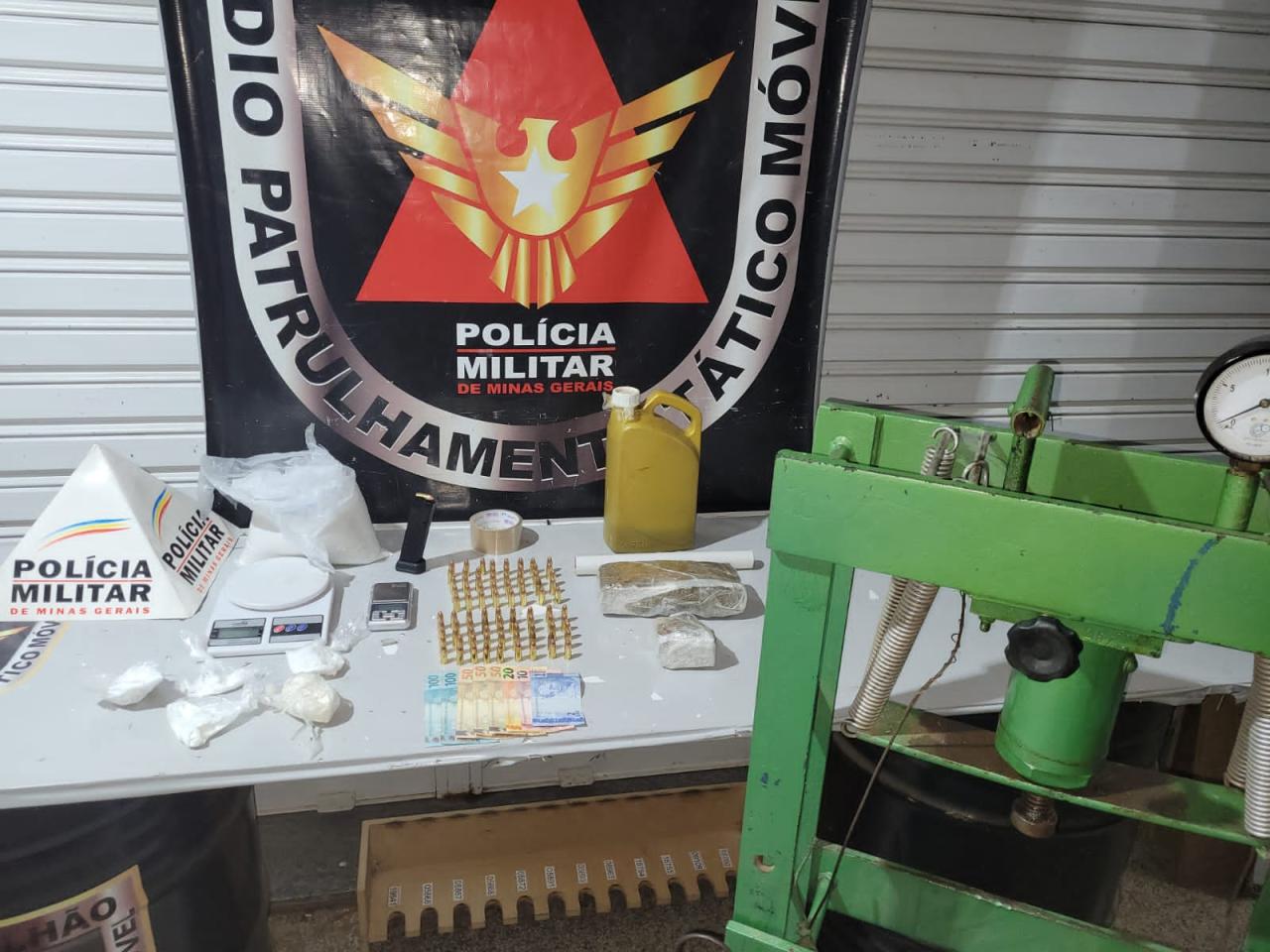 Mulher e genro são presos por tráfico de drogas no Novo Triunfo