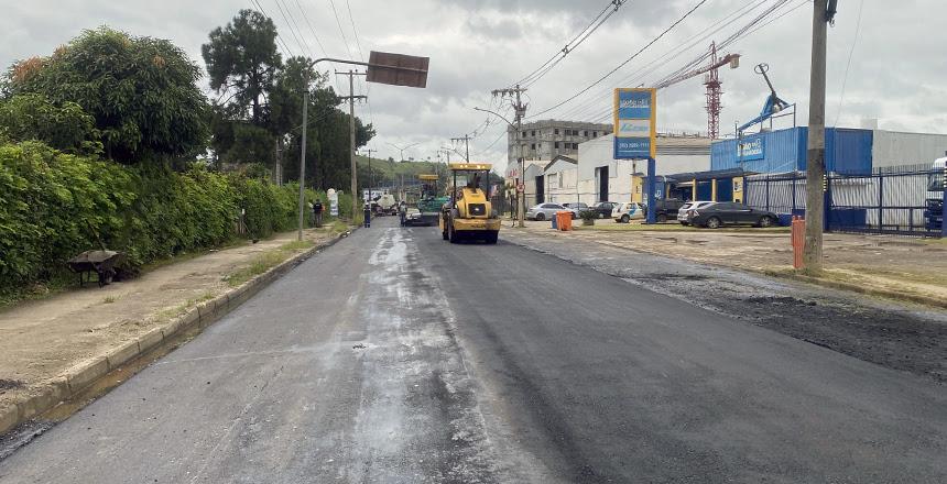 PJF entra na reta final de recapeamento na Avenida Antônio Simão Firjan no Distrito Industrial.