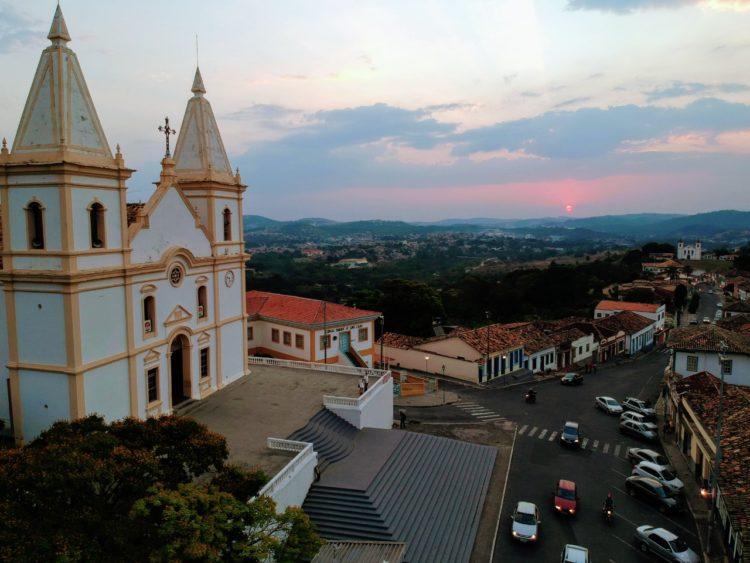 PJF orienta servidores da saúde sobre perigos das chuvas e realiza desratização em Santa Luzia