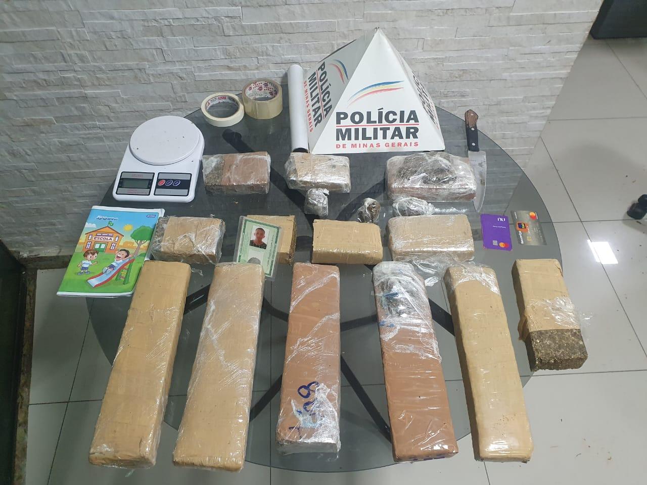 PM apreende drogas em Barbacena