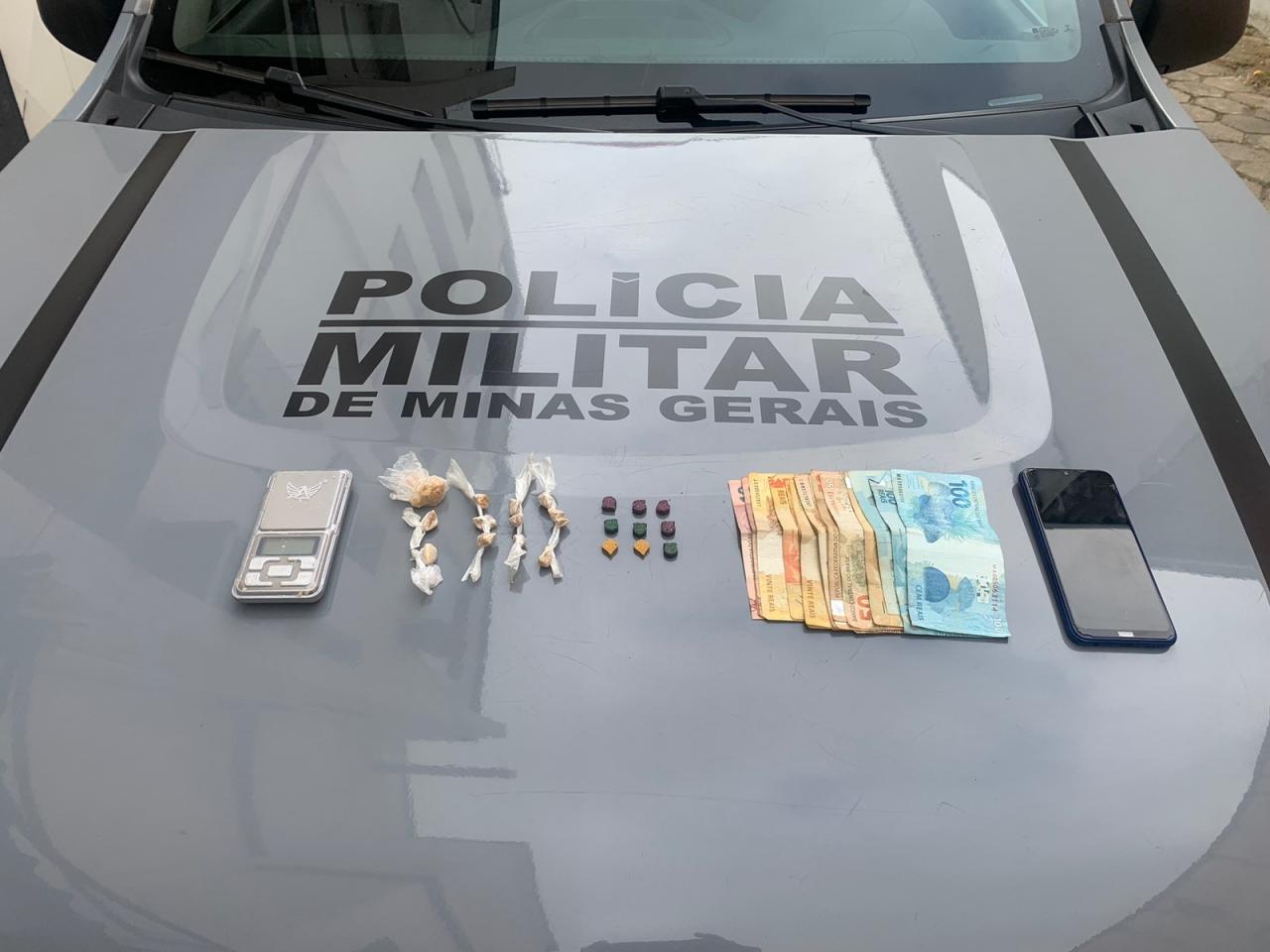 POLÍCIA MILITAR PRENDE AUTOR POR TRÁFICO ILÍCITO DE DROGAS EM UBÁ