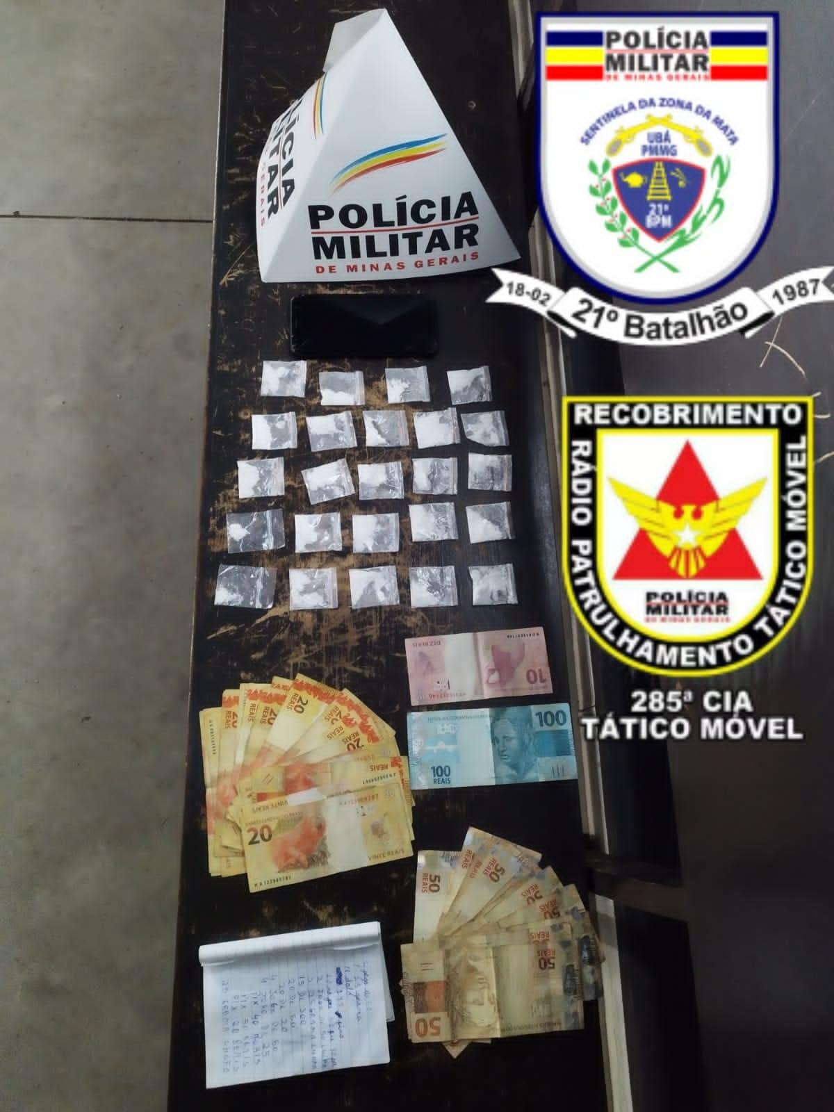 POLÍCIA MILITAR PRENDE AUTOR POR TRÁFICO ILÍCITO DE DROGAS NO BAIRRO SANTANA EM UBÁ