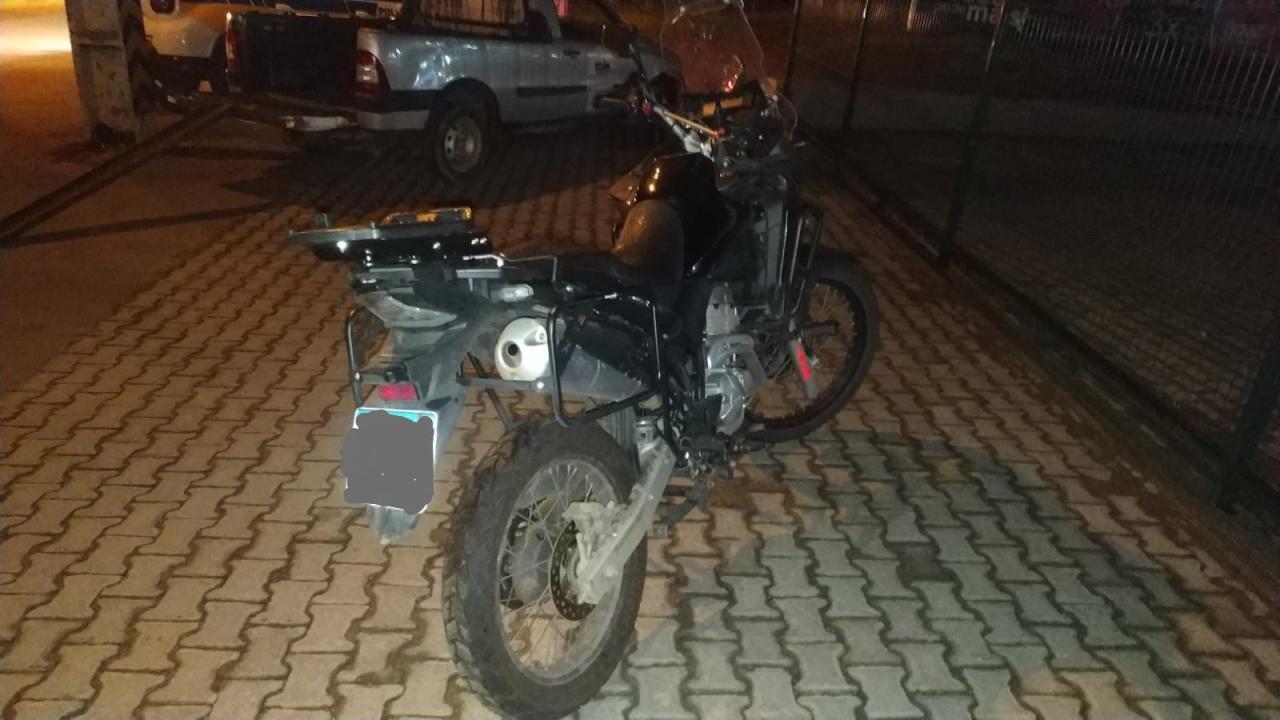 POLÍCIA MILITAR RECUPERA MOTOCICLETA ROUBADA EM UBÁ