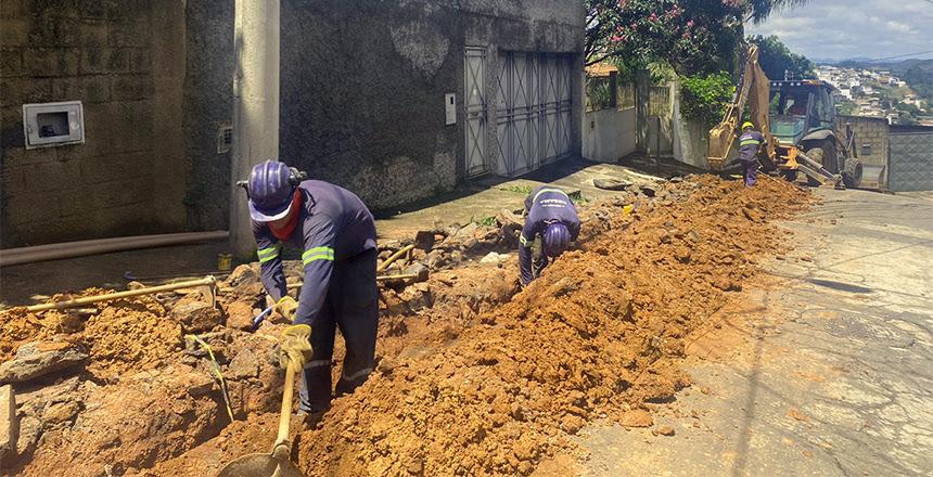 Remodelação de rede de esgoto no Bairro São Pedro já está em etapa final de execução