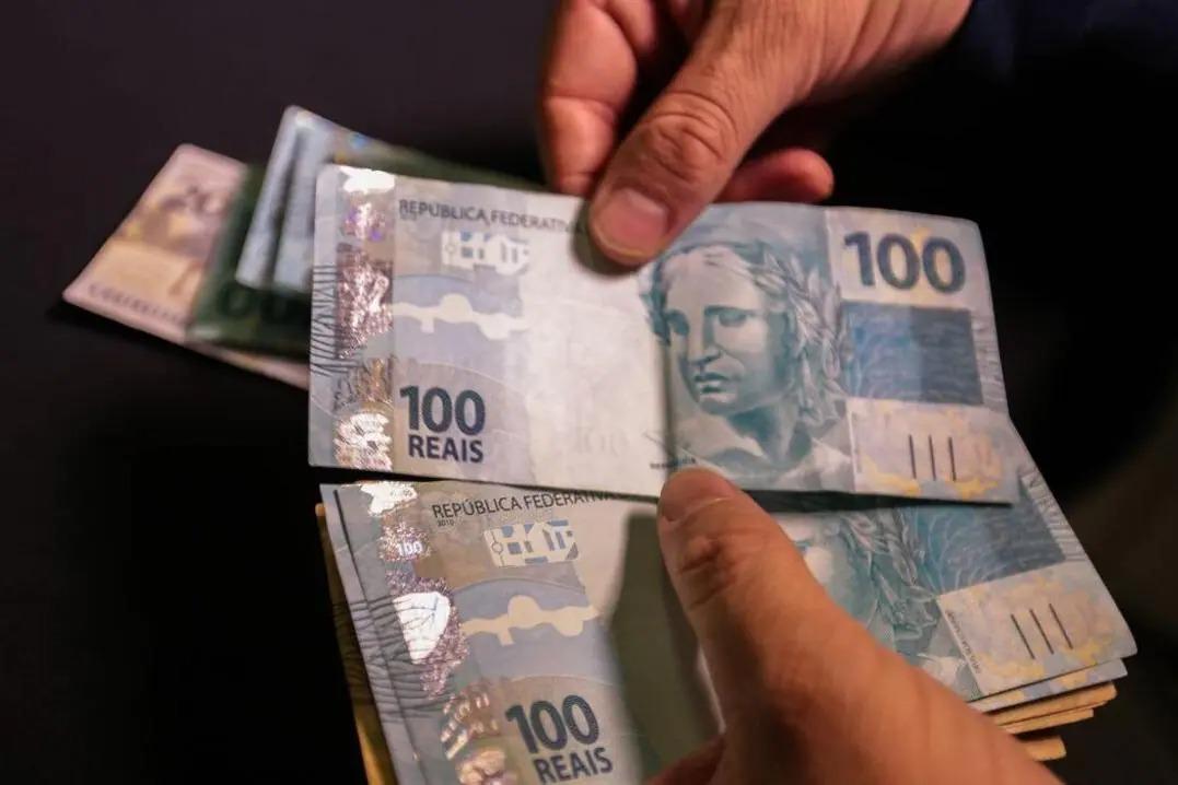 Senhora de 89 anos é vítima de extorsão em Juiz de Fora