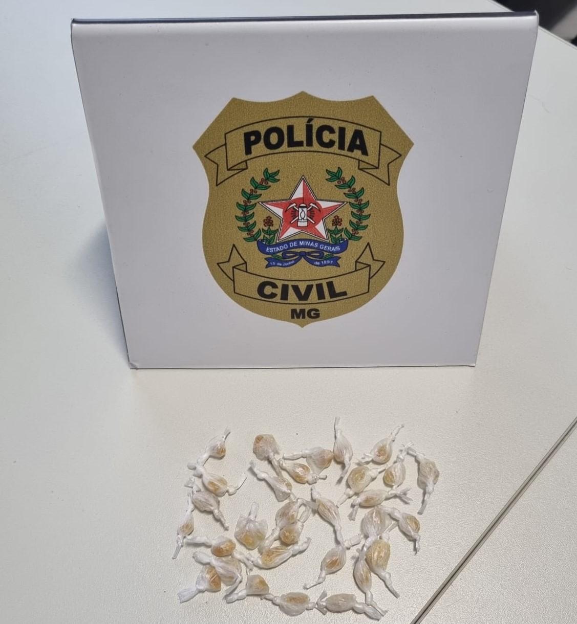 Adolescente é preso com 30 pedras de crack em Juiz de Fora