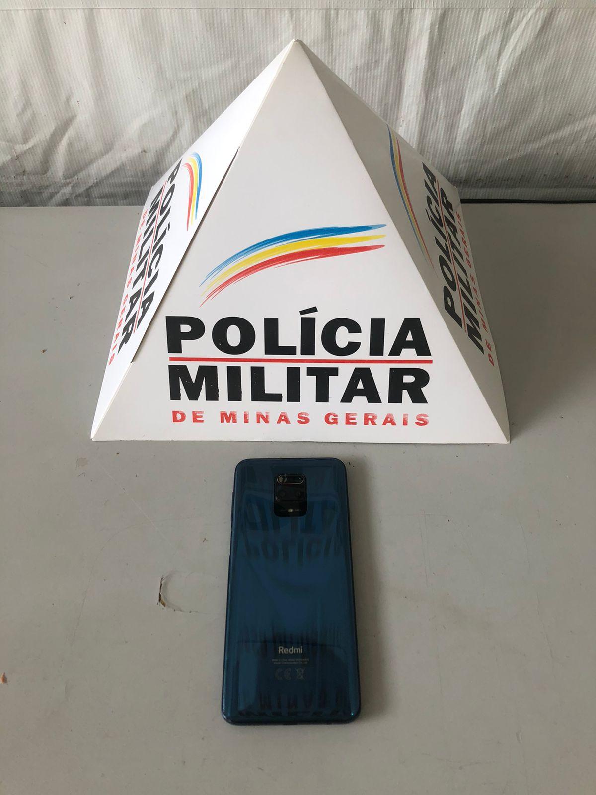Assaltante furta celular em uma lanchonete em Bicas