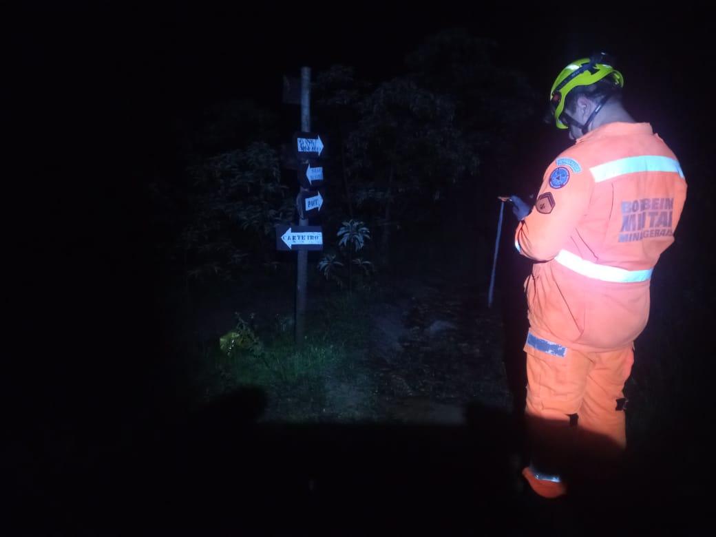 Bombeiros resgatam homem que ficou perdido na Serra de São José