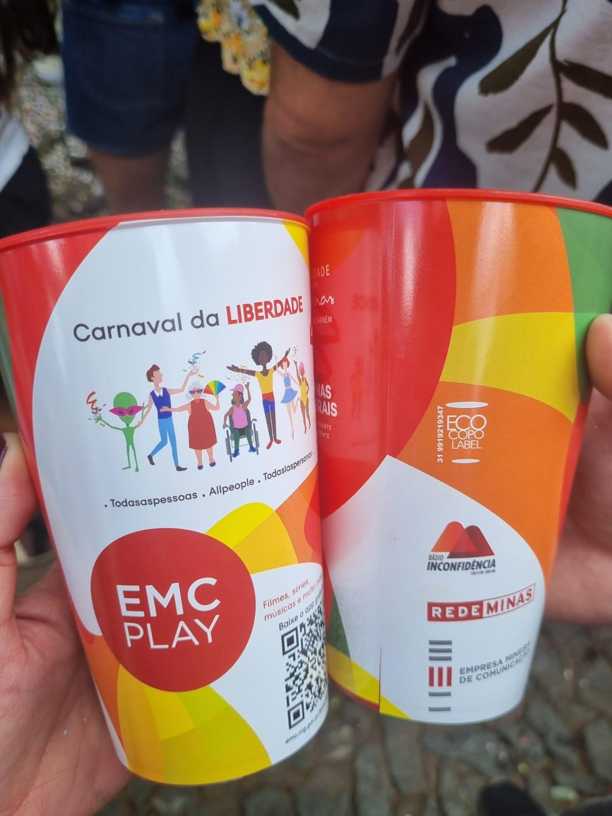 COPOS QUE AJUDAM A HIDRATAR E MATAR A SEDE DE CULTURA NO CARNAVAL - BRINDE EMCPLAY