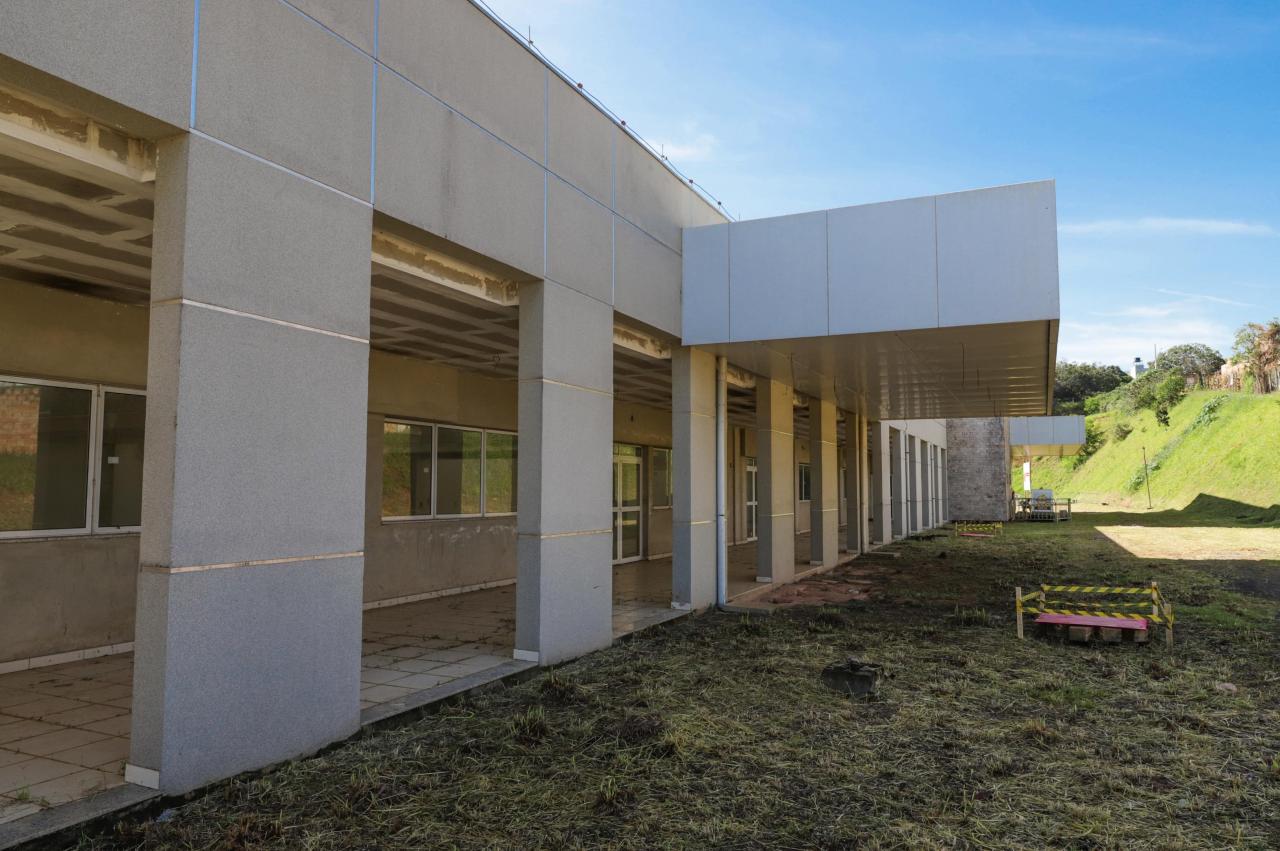 Governador assina ordem de início das obras do Hospital Regional de Divinópolis