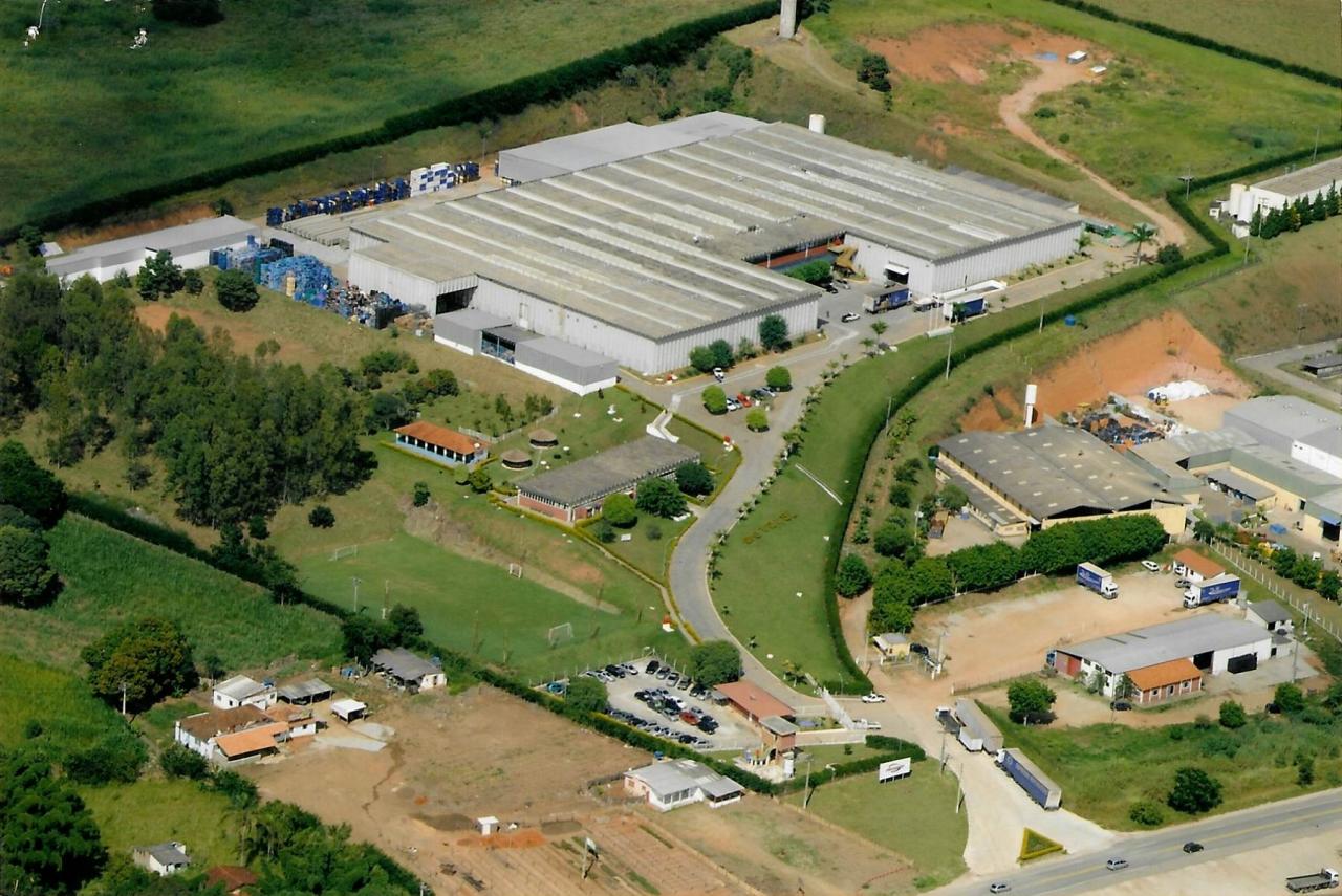 Governo auxilia fábrica de retrovisores automotivos a expandir atuação em Minas e a gerar mais empregos