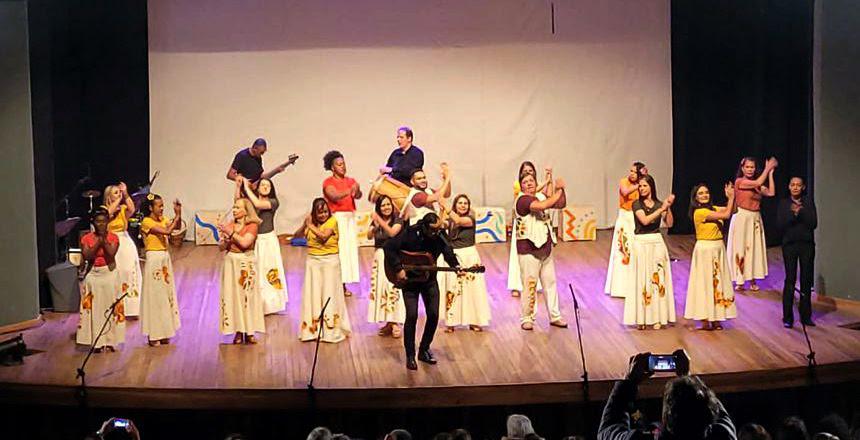 Grupo Caravana de Histórias realiza vivência da Acessibilidade na Arte
