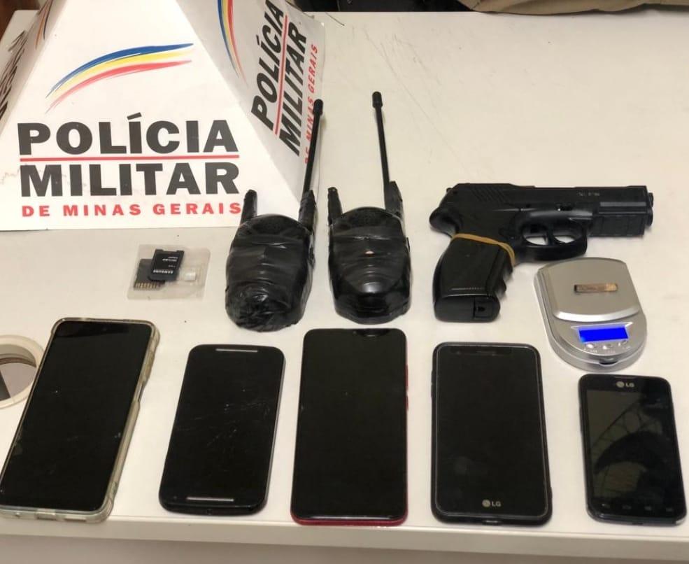 Homem é preso por tráfico de drogas em Barbacena