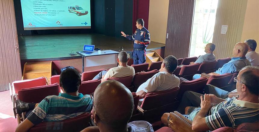 PJF realiza capacitação aos condutores de ambulâncias