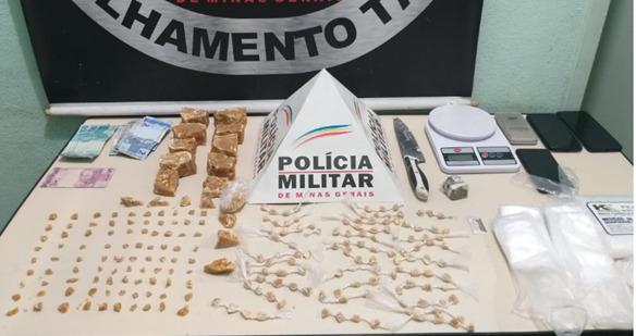 Policia Militar (PM) descobre armazenamento de drogas e apreende mais de 200 pedras de crack em Conselheiro Lafaiete