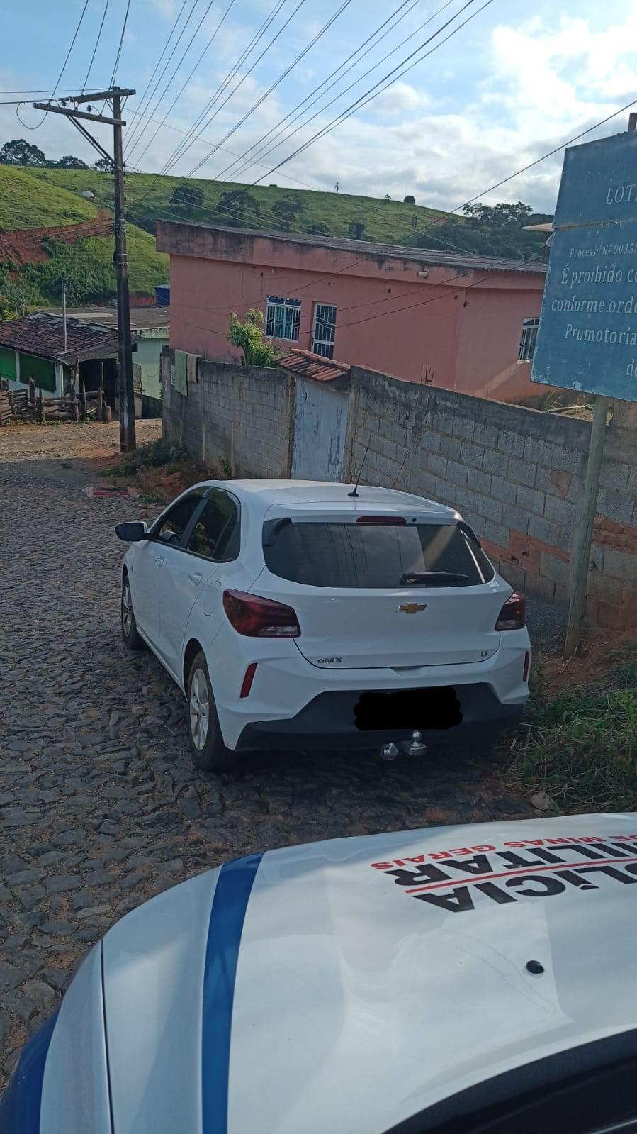 POLÍCIA MILITAR RECUPERA VEÍCULO ROUBADO EM RODEIRO