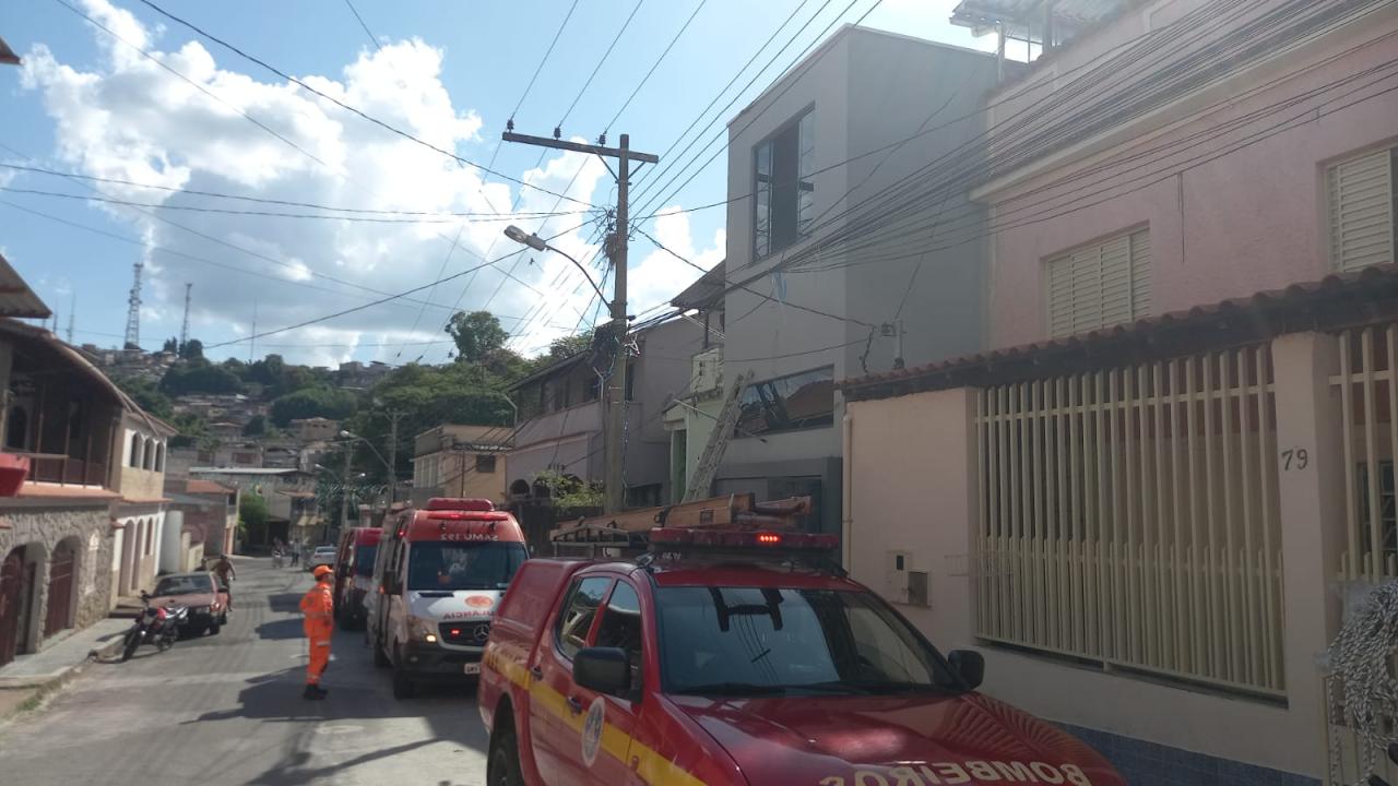 Bombeiros e SAMU atendem vítima de eletrocussão em São João Del-Rei