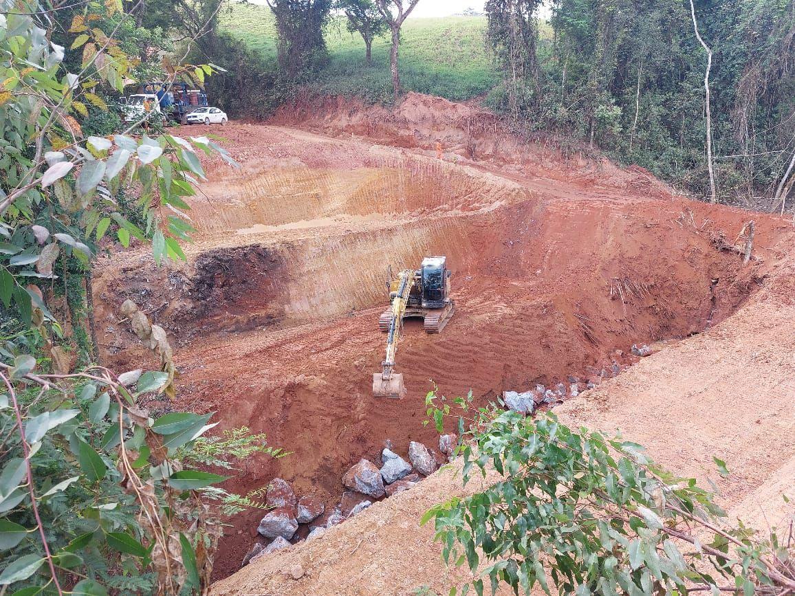 DER-MG inicia obras de recuperação de trecho da MG-280, na Zona da Mata