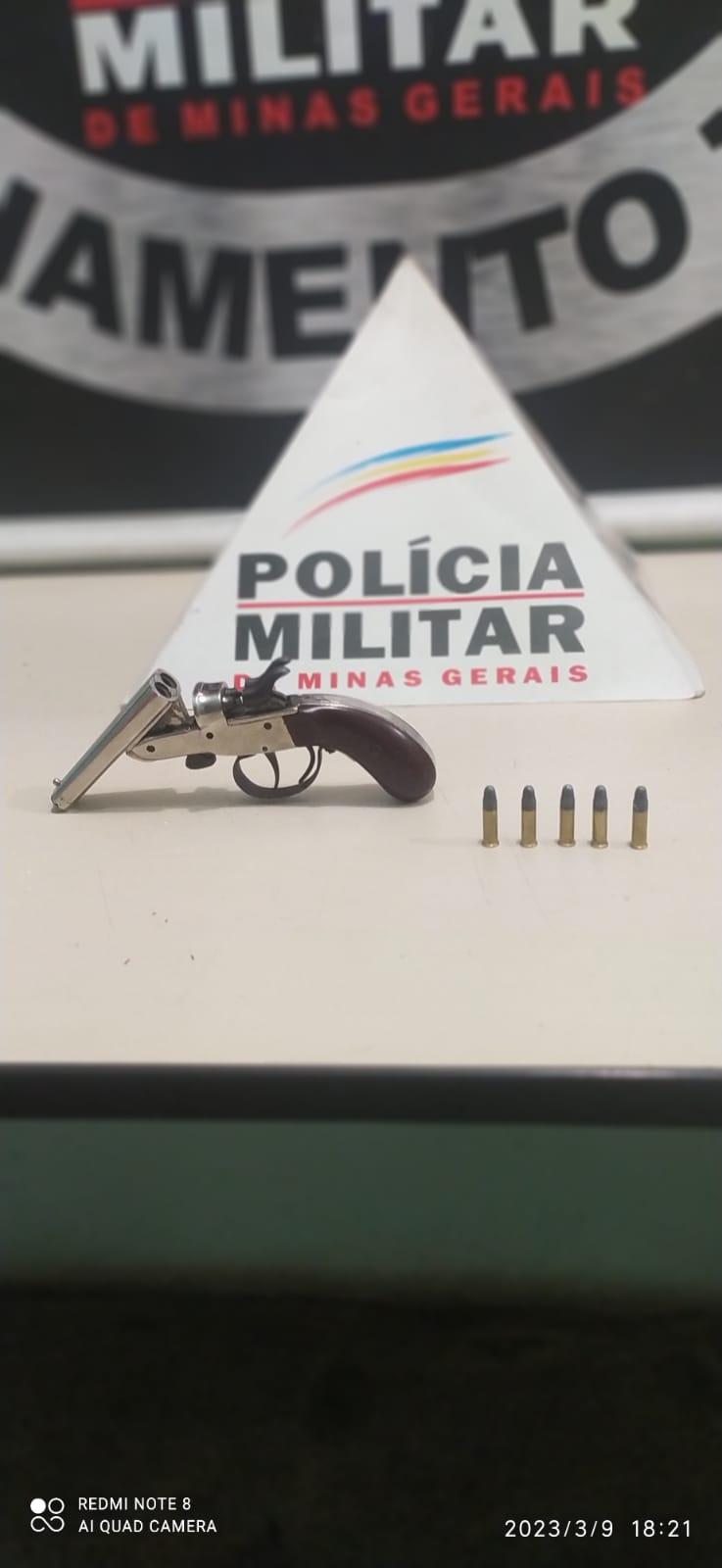 Duas pessoas são presas por porte ilegal de arma de fogo e munições em Conselheiro Lafaiete