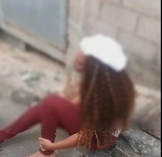 Homem ataca mulher com golpes de machadinha, no Vila Esperança II