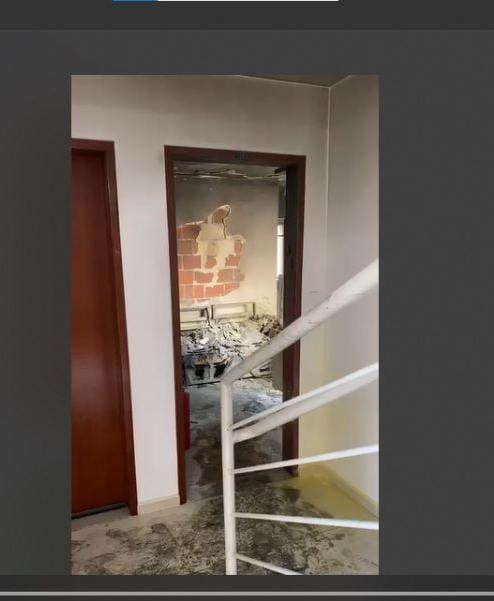 Homem incendeia apartamento em Bicas
