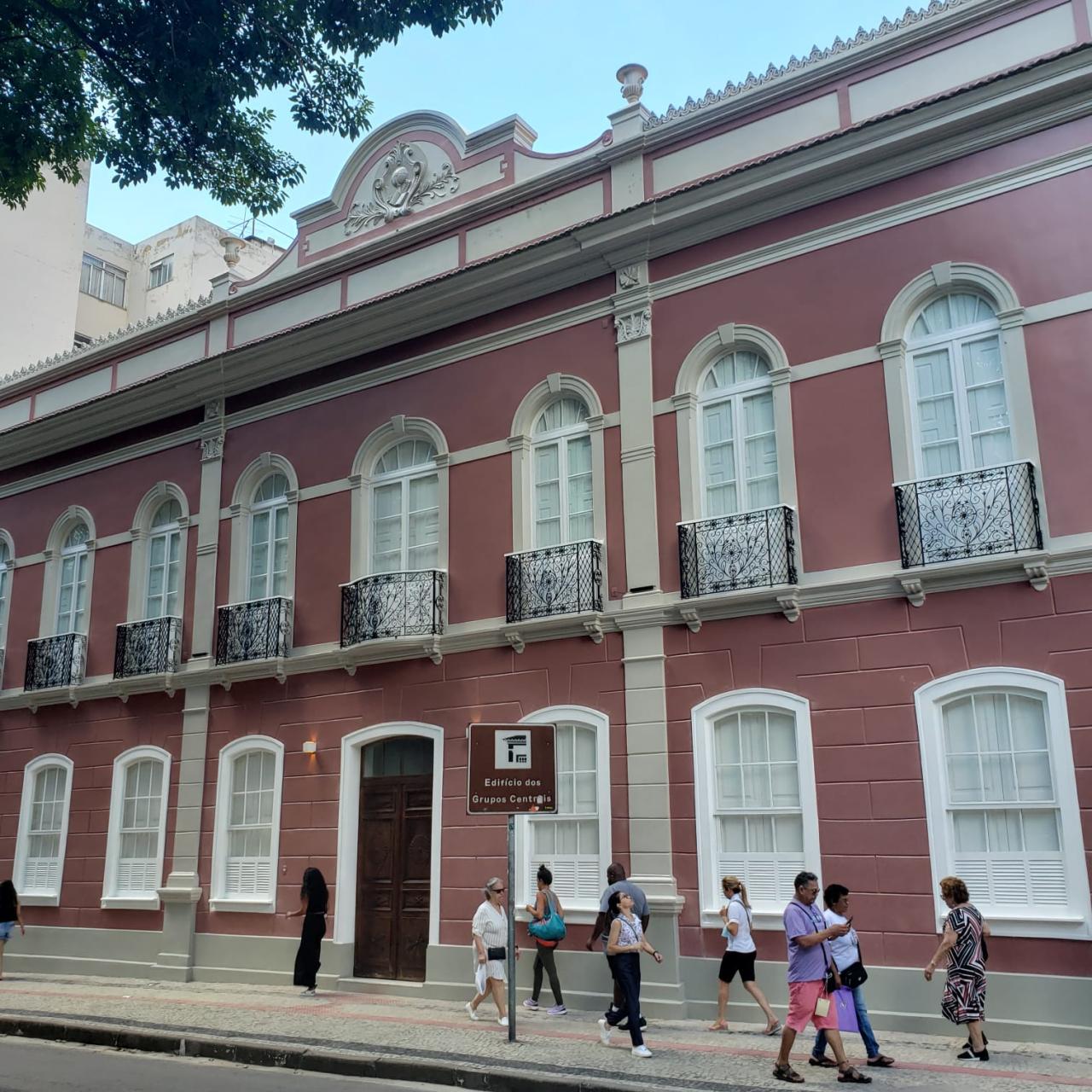 Palacete da E.E. Delfim Moreira é reinaugurado com a presença do Governador Romeu Zema