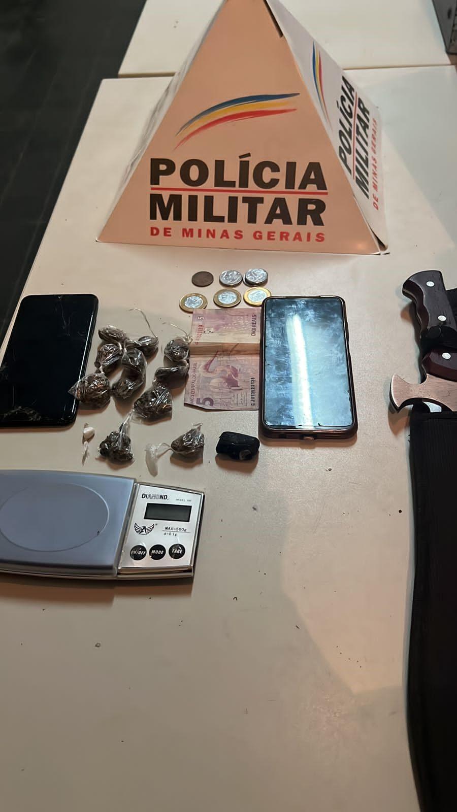 PM apreende drogas em Barbacena, Barroso, PIEDADE DO RIO GRANDE, SANTA CRUZ DE MINAS e ARANTINA