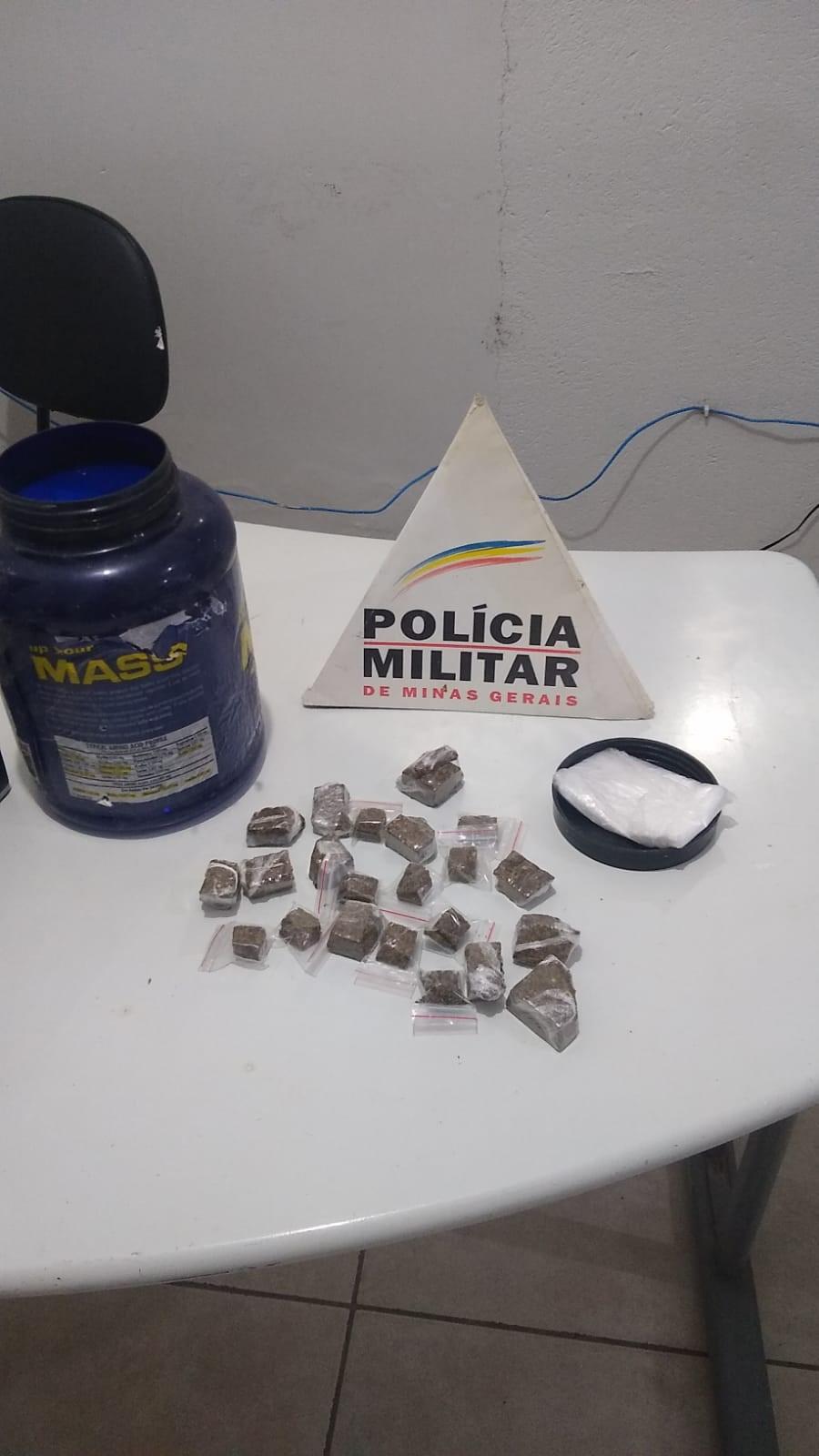 PM apreende drogas em Barbacena e Alfredo Vasconcelos