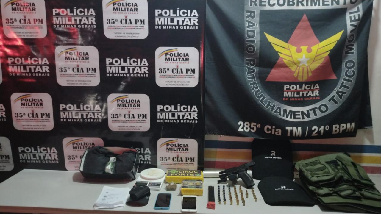 POLÍCIA MILITAR  APREENDE ARMAS DE FOGO EM RODEIRO E UBÁ