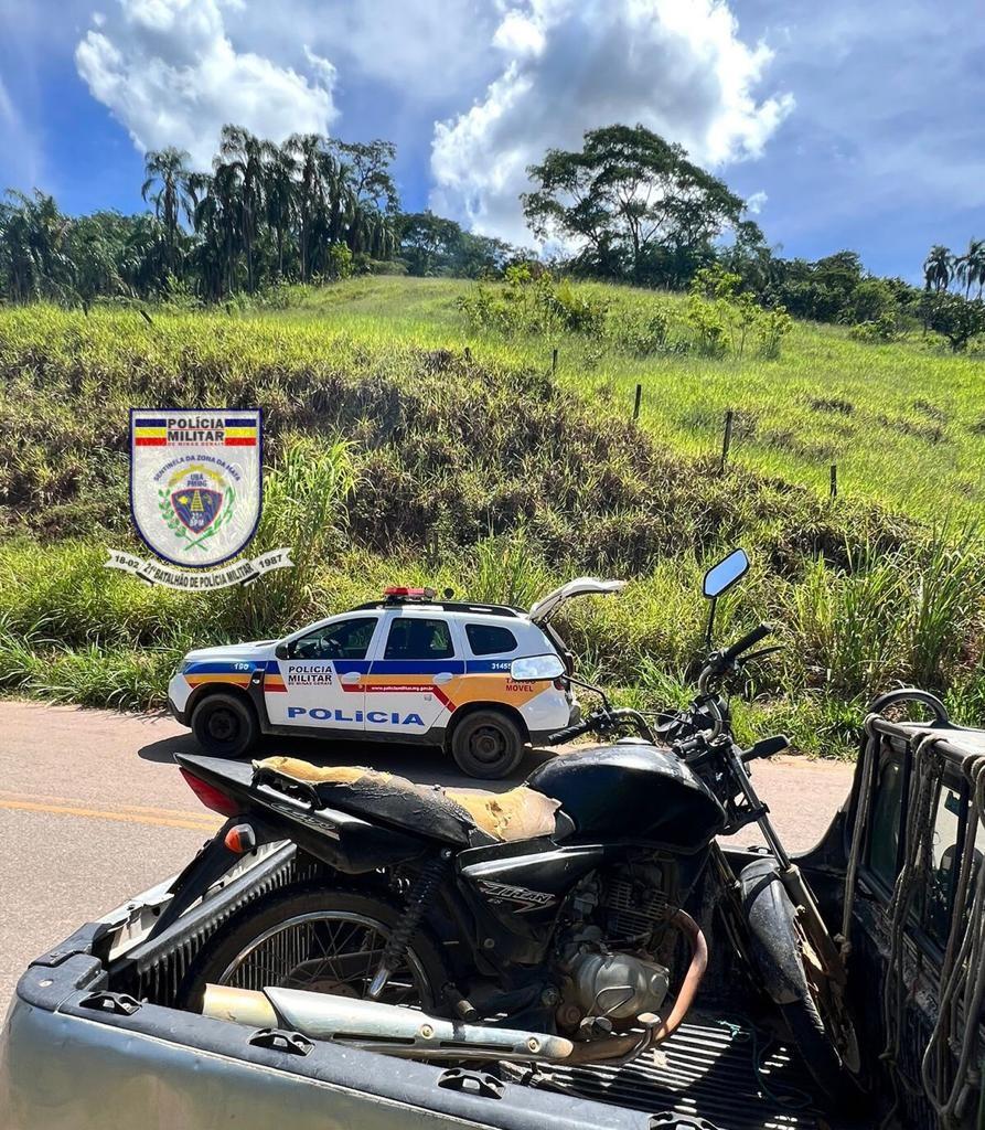 POLÍCIA MILITAR RECUPERA VEÍCULO FURTADO EM UBÁ