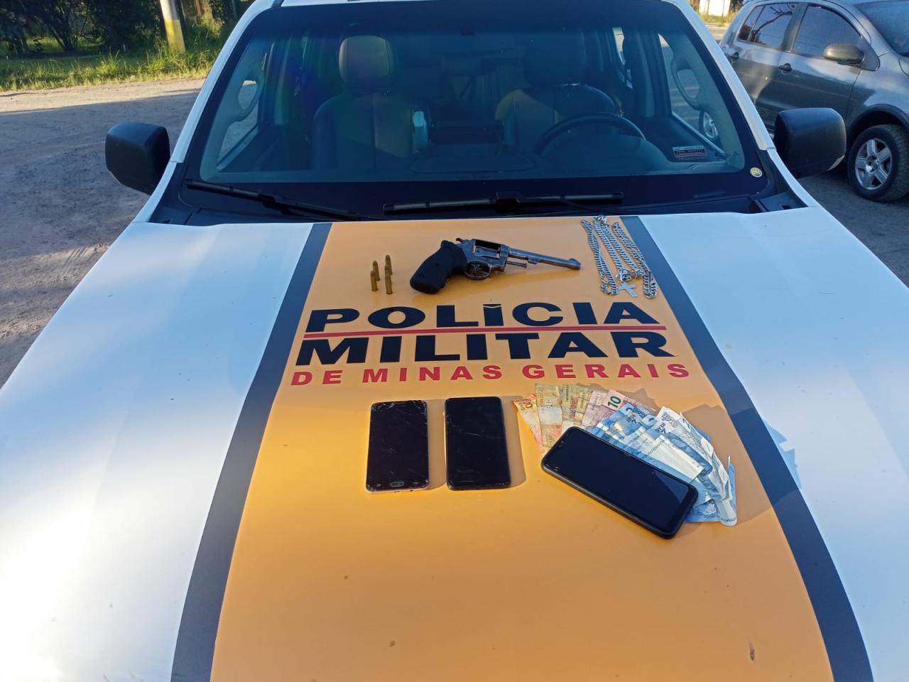 POLÍCIA MILITAR RODOVIÁRIA APREENDE ARMAS E DROGAS EM DOIS PONTOS DE Juiz de Fora