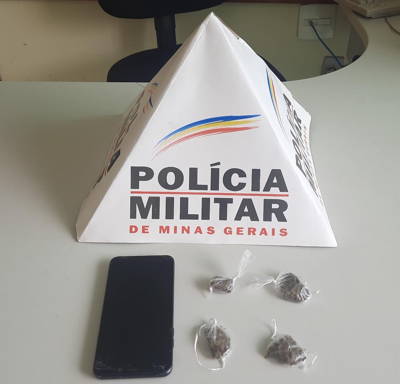 Polícia realiza operação de apreensão de drogas em Barbacena