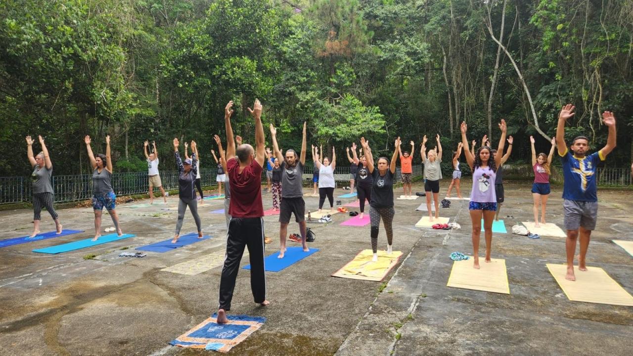 Prefeitura promove aula gratuita de yoga no Parque Municipal, neste domingo, 2