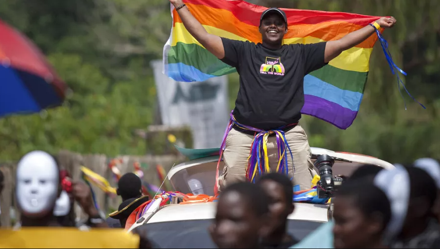 Uganda aprova lei que prevê pena de morte para pessoas LGBTQIAP+